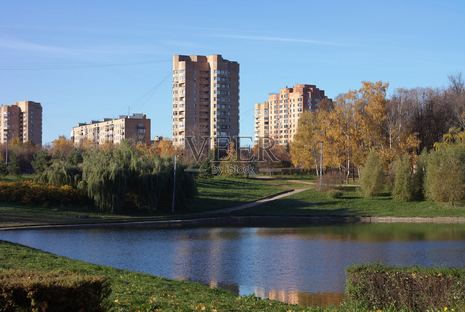 城市公园的秋天照片摄影图片