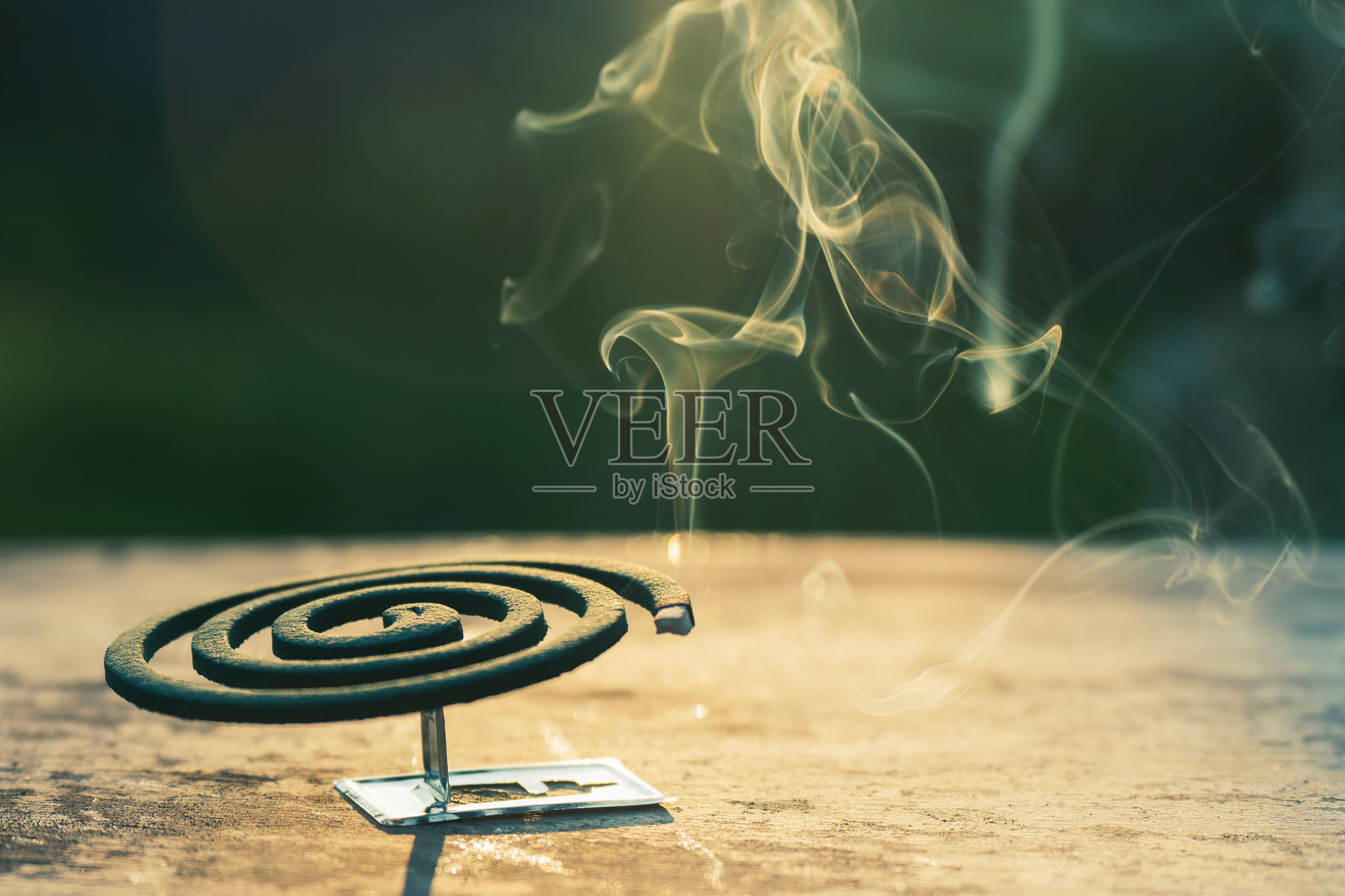 烟雾驱蚊蚊香，有效防护昆虫照片摄影图片