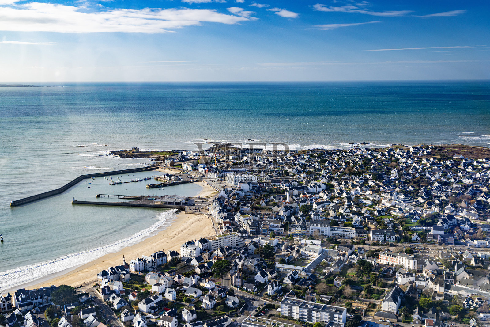 莫尔比汉湾和基贝隆的法国布列塔尼空中视角照片摄影图片