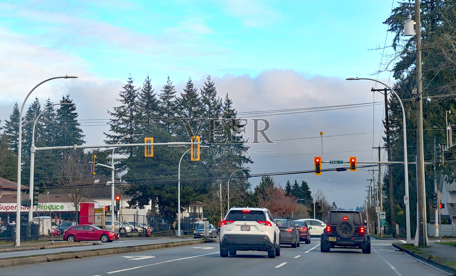 加拿大萨里市第96大道的交通情况照片摄影图片