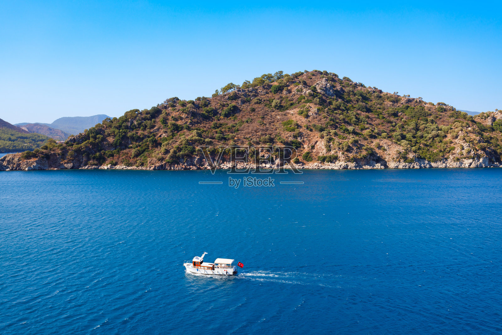 土耳其伊克梅勒海滩附近的船只鸟瞰全景照片摄影图片