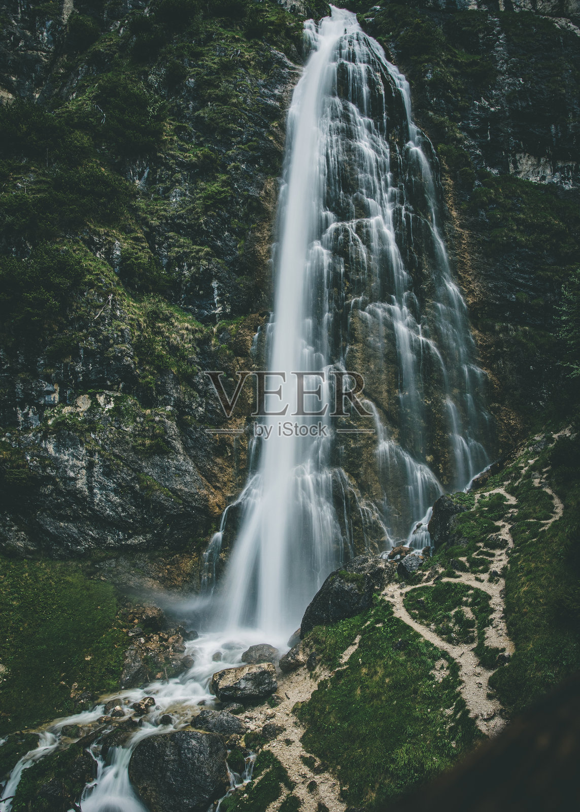 奥地利阿赫ensee附近的瀑布照片摄影图片