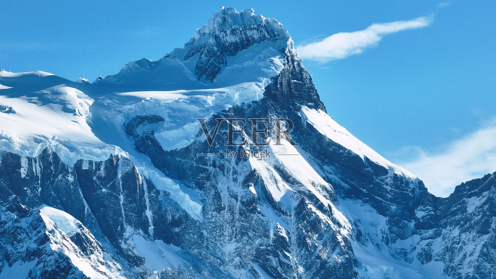 智利蓬塔阿雷纳斯的托雷斯德尔潘恩国家公园。照片摄影图片