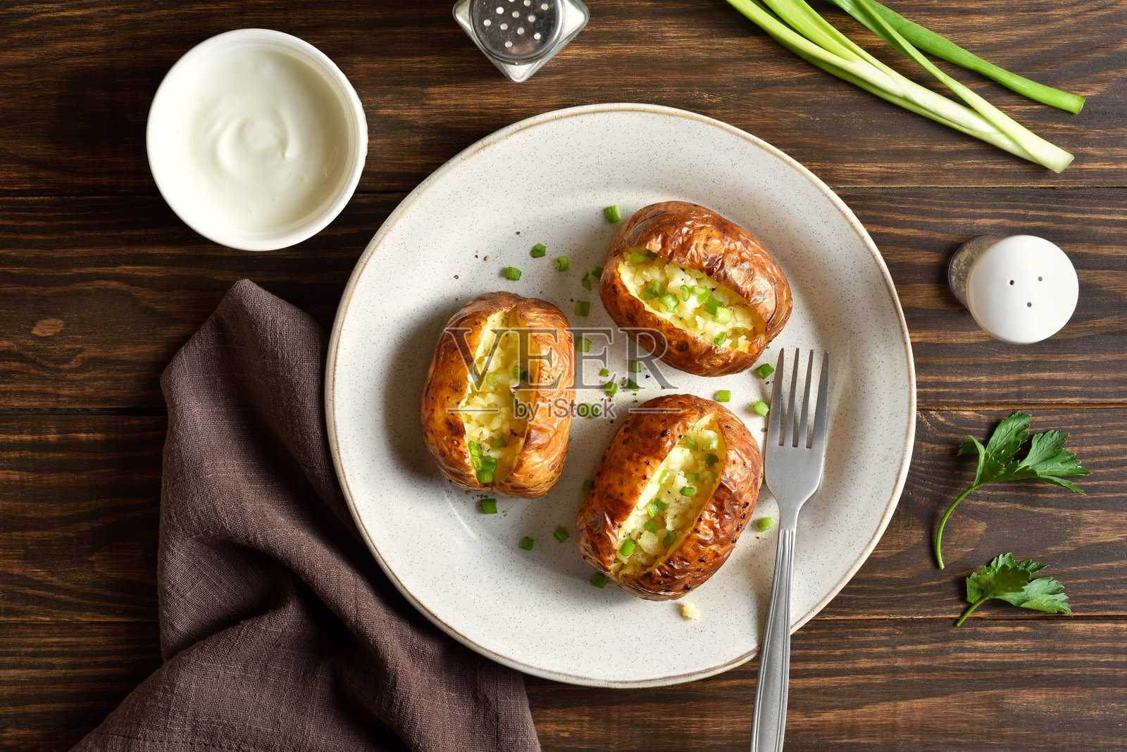 烤土豆照片摄影图片