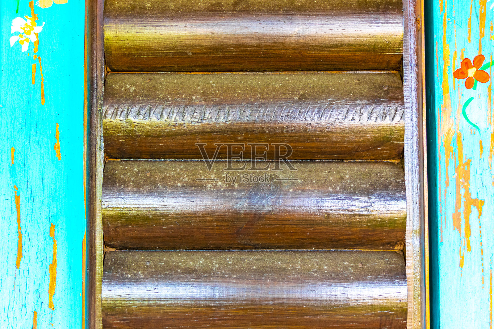 哥斯达黎加美丽绘制的青绿色和棕色木门纹理框。照片摄影图片