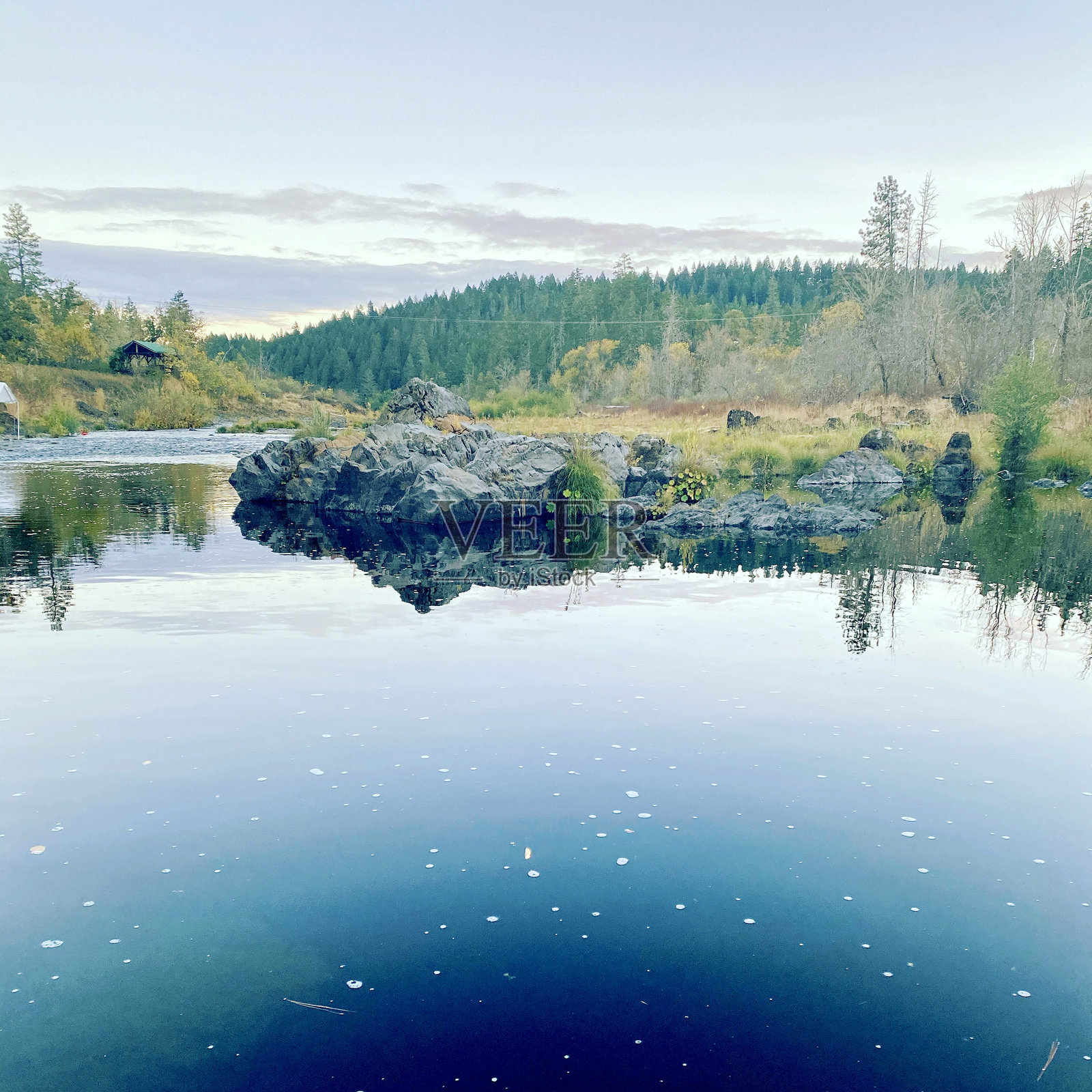 流浪河照片摄影图片