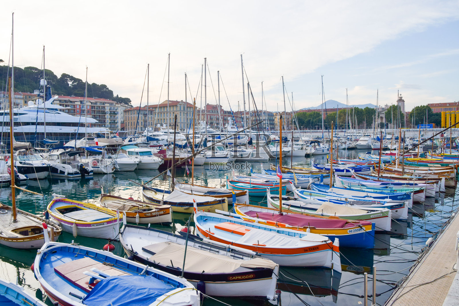 法国南部的尼斯港照片摄影图片