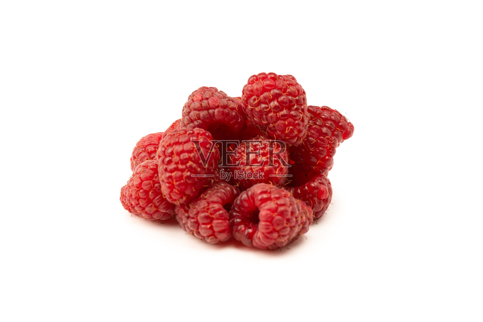 美味的新鲜覆盆子，孤立在白色背景上。俯视图。照片摄影图片