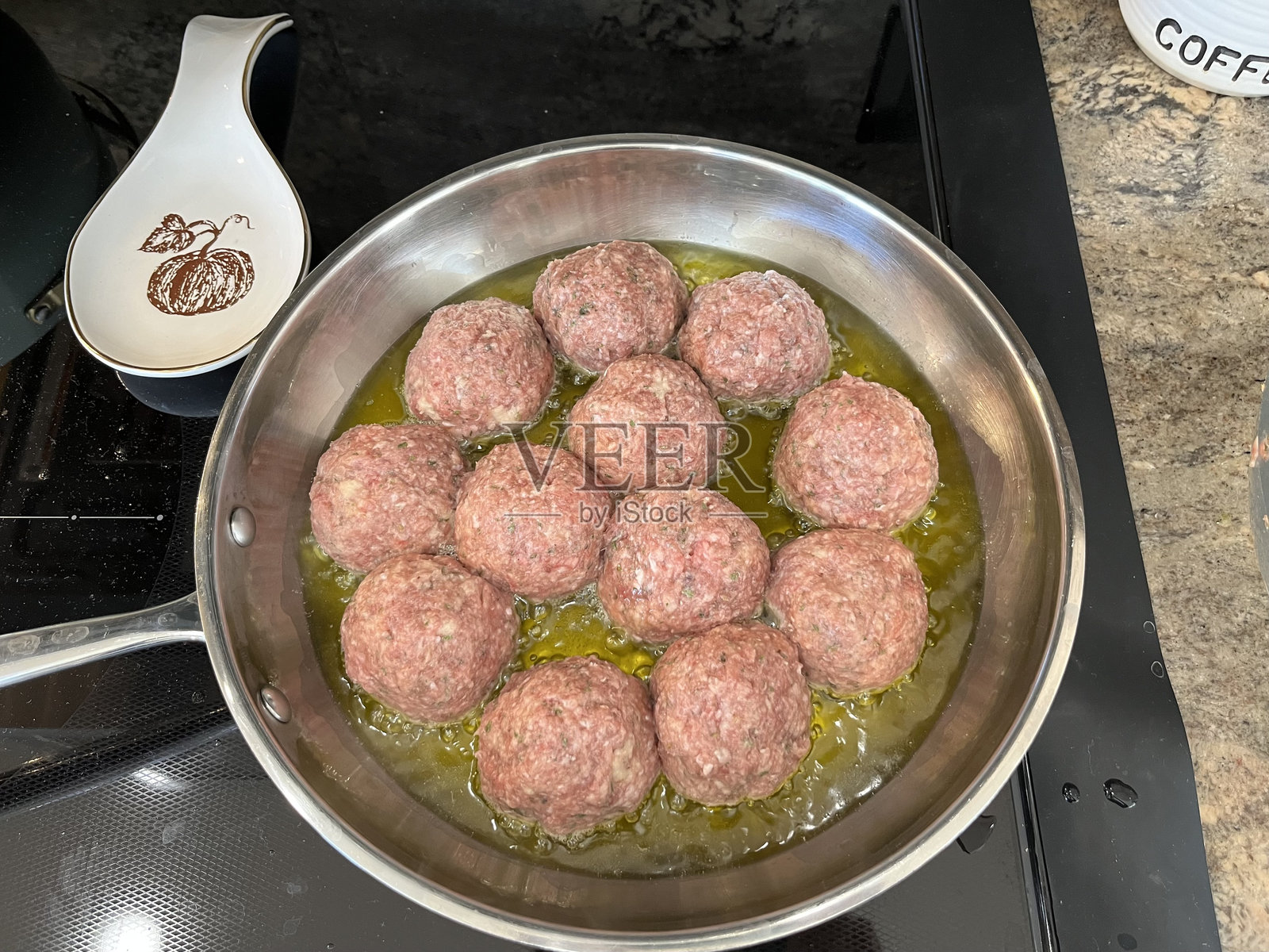 炸肉丸照片摄影图片