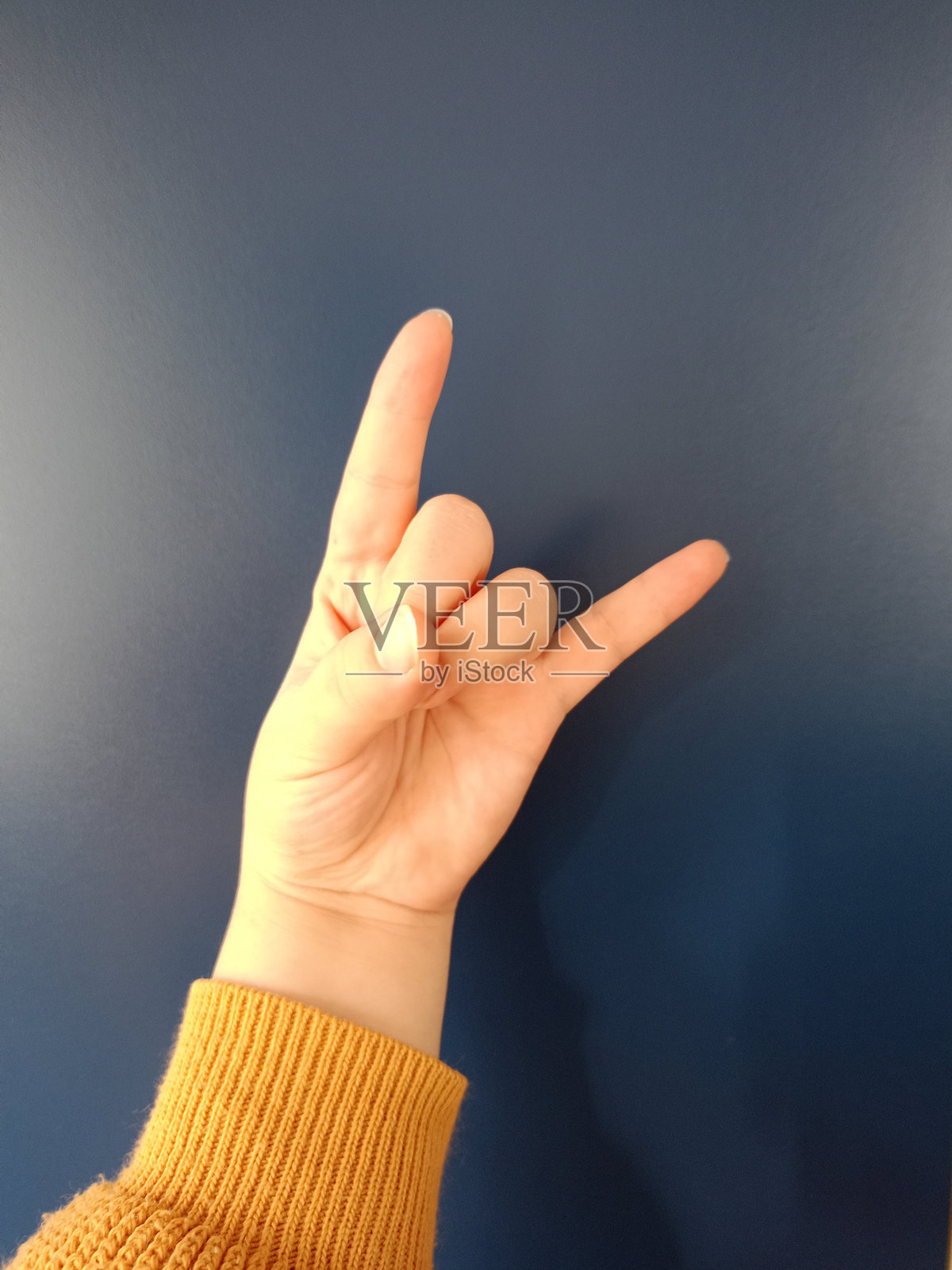 摇滚手势照片摄影图片