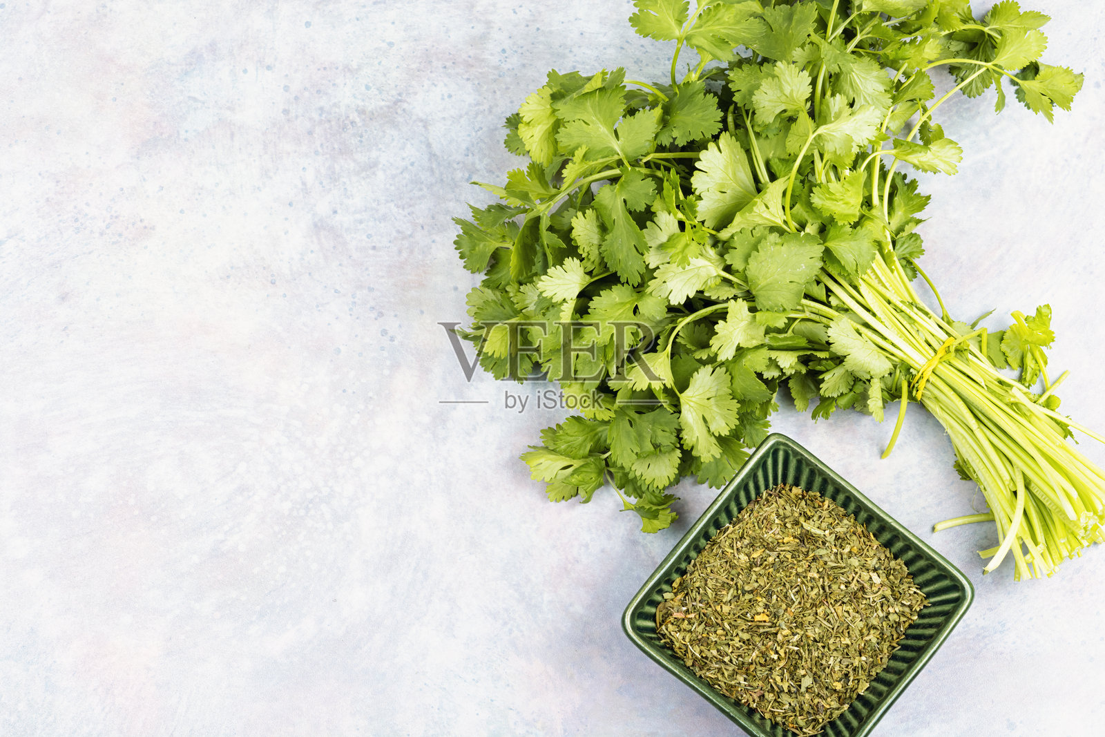 新鲜和干燥的香菜照片摄影图片