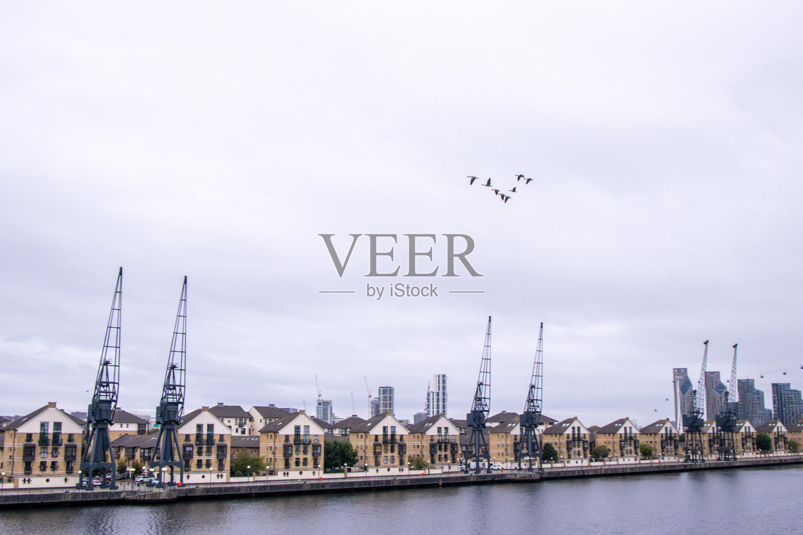 伦敦的维多利亚皇家码头，拥有各种活动、商业和酒店照片摄影图片