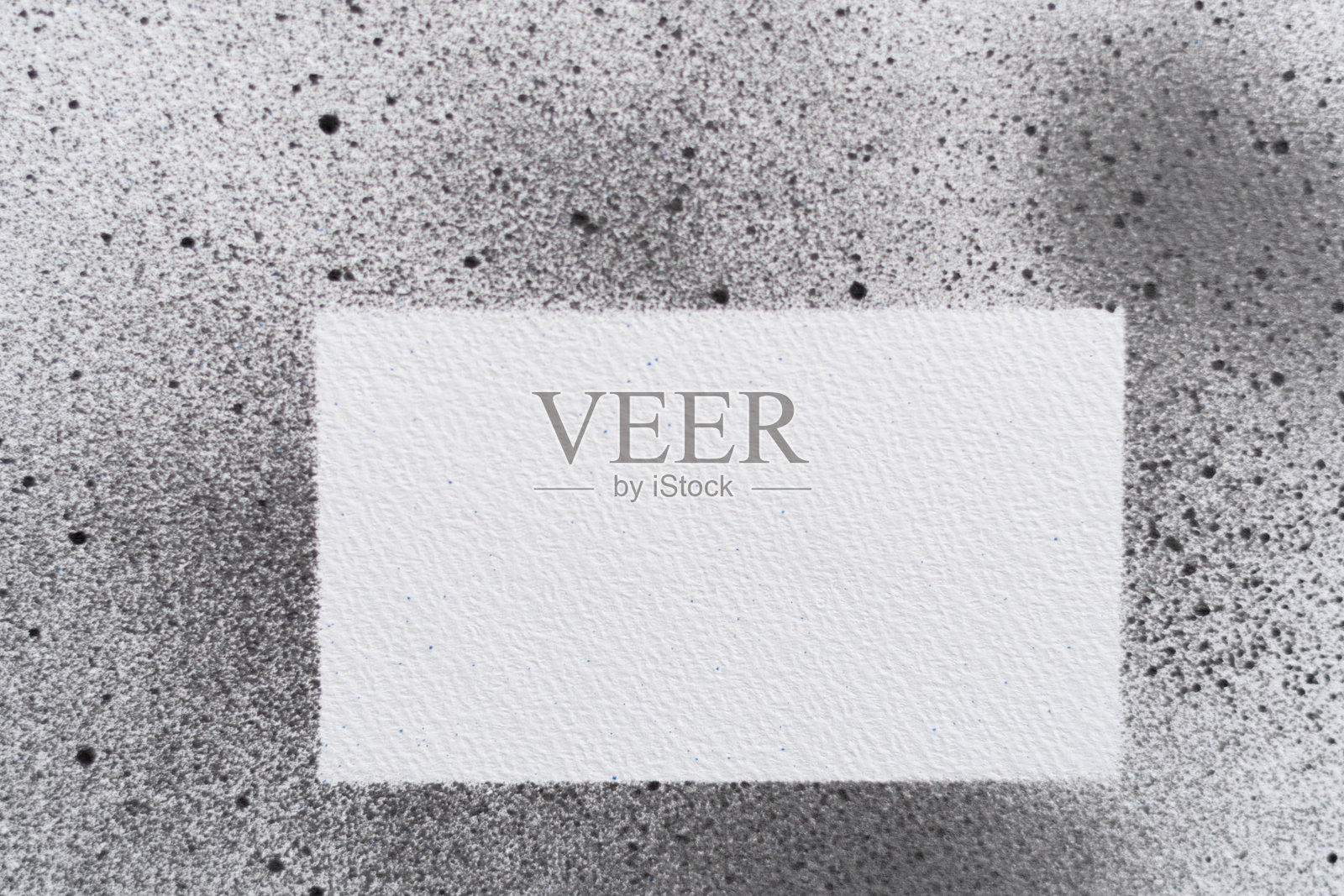 黑色背景喷涂的喷漆照片摄影图片