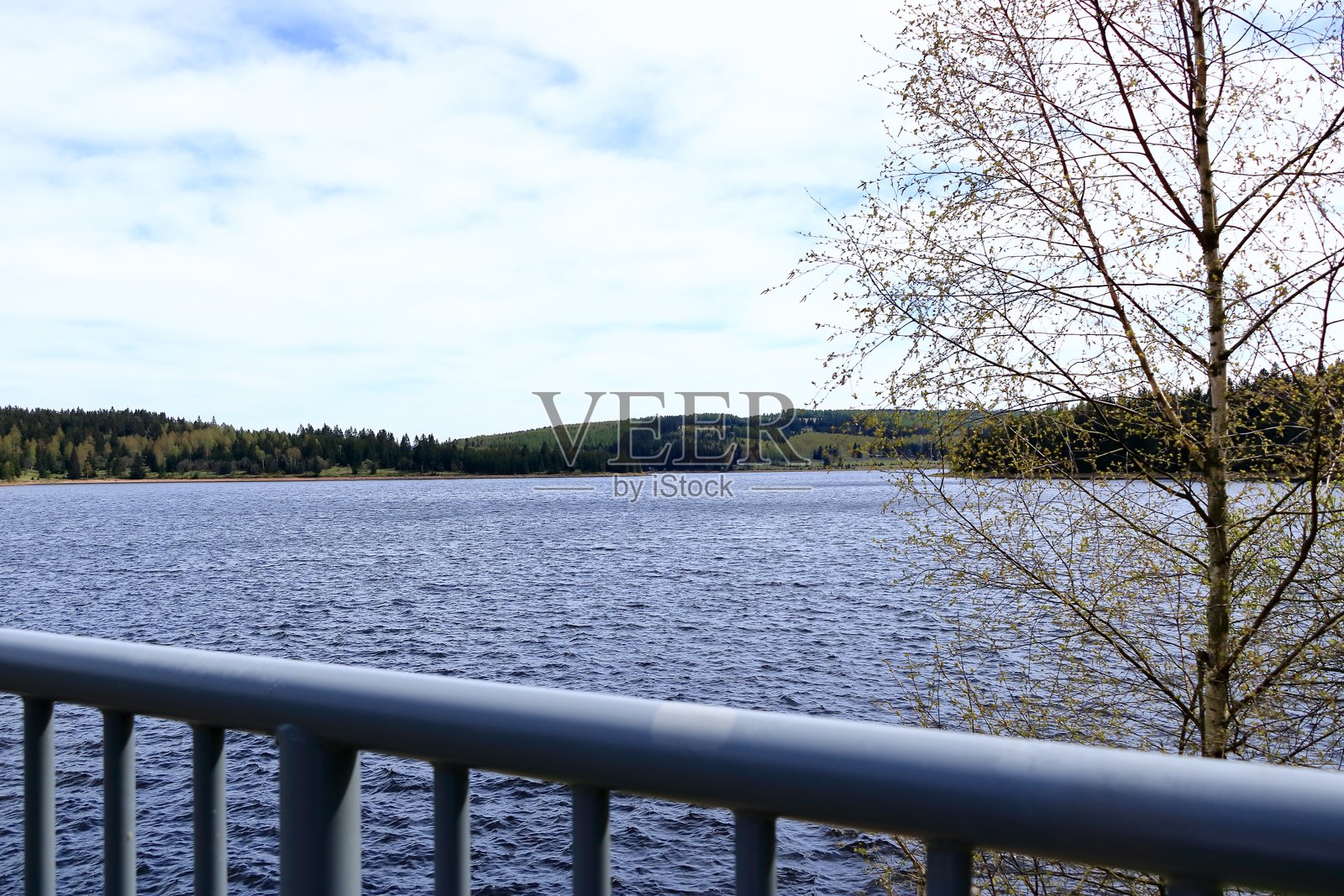 捷克共和国弗拉耶水库的水坝照片摄影图片