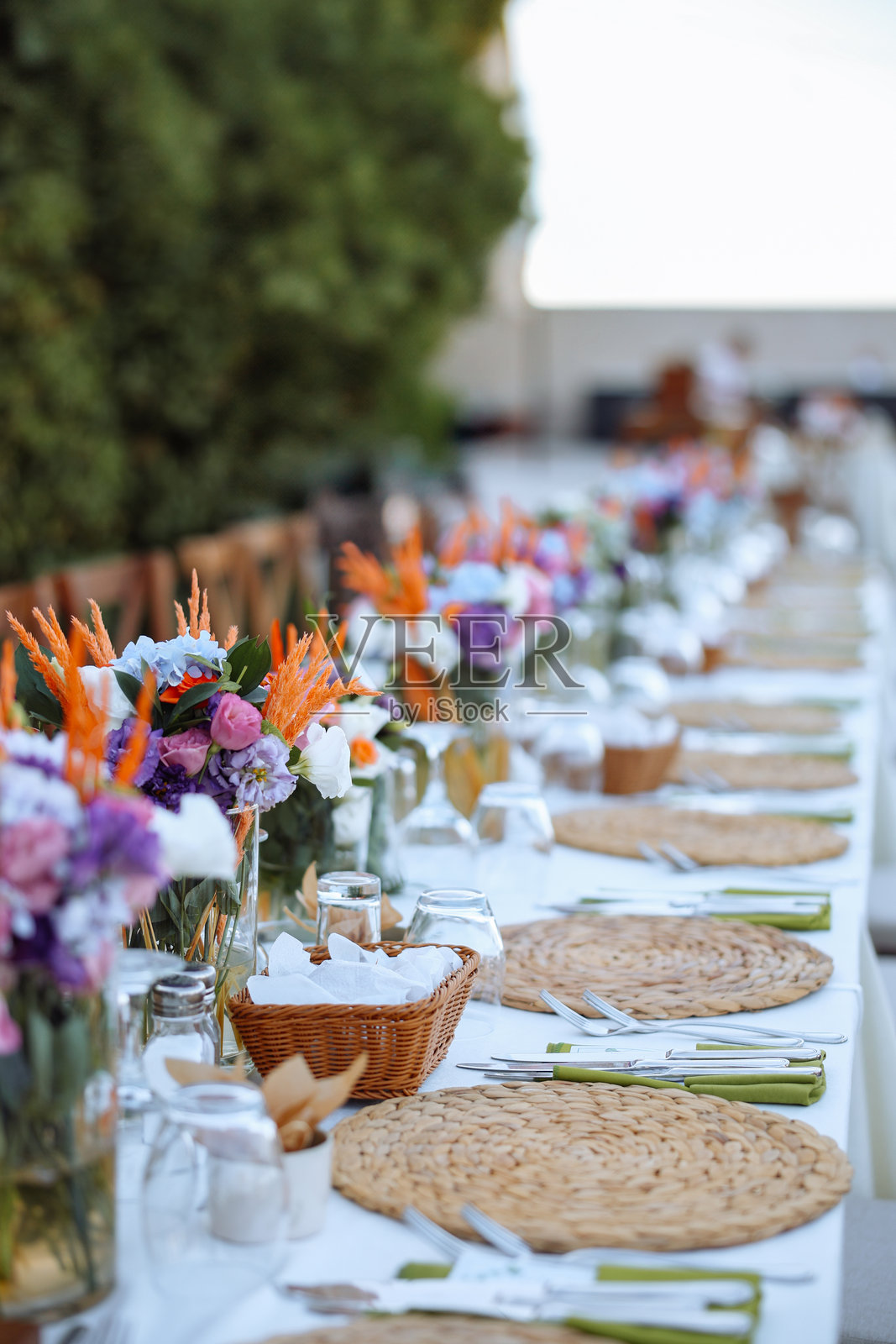 活动派对或婚礼接待的餐桌布置照片摄影图片
