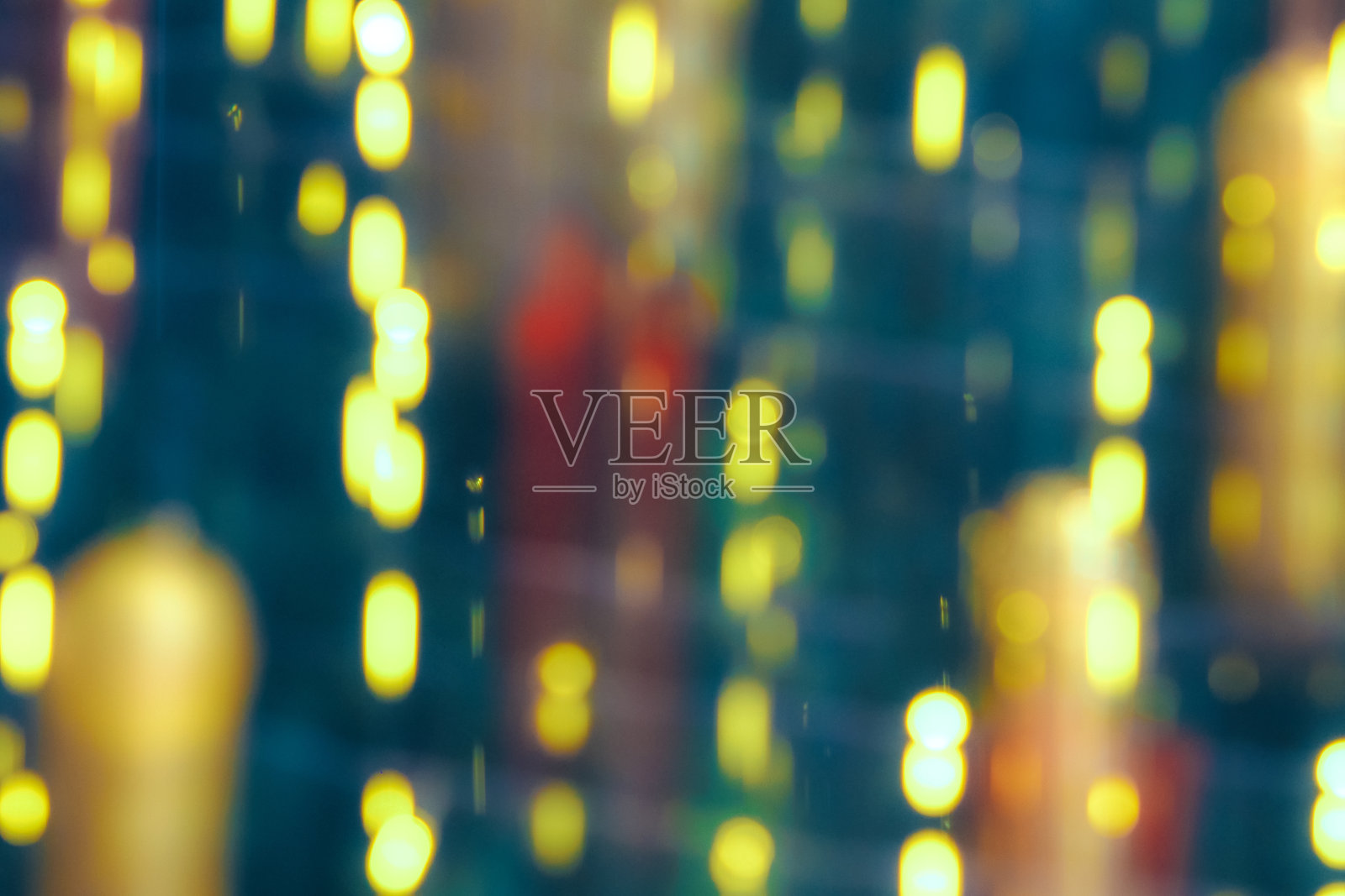 虚焦的亮灯圣诞树图像照片摄影图片