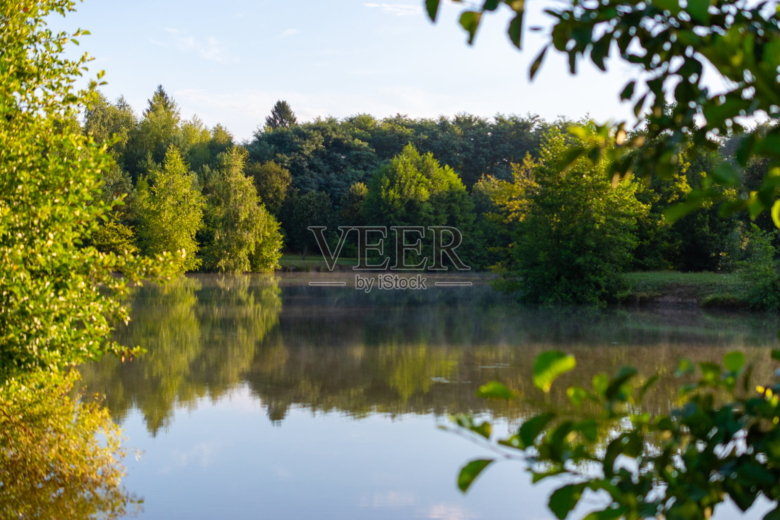 钓鱼湖照片摄影图片