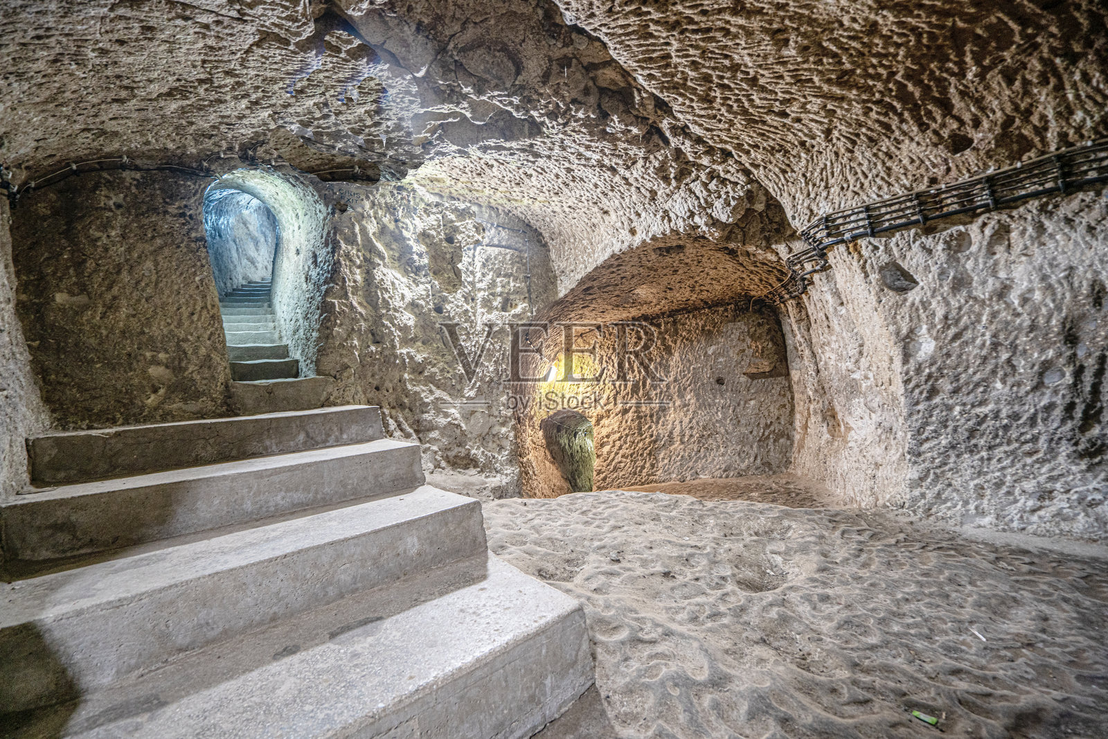 德林库尤的风景,德林库尤是位于土耳其内夫谢希尔附近的一座古老的多层地下城市。照片摄影图片