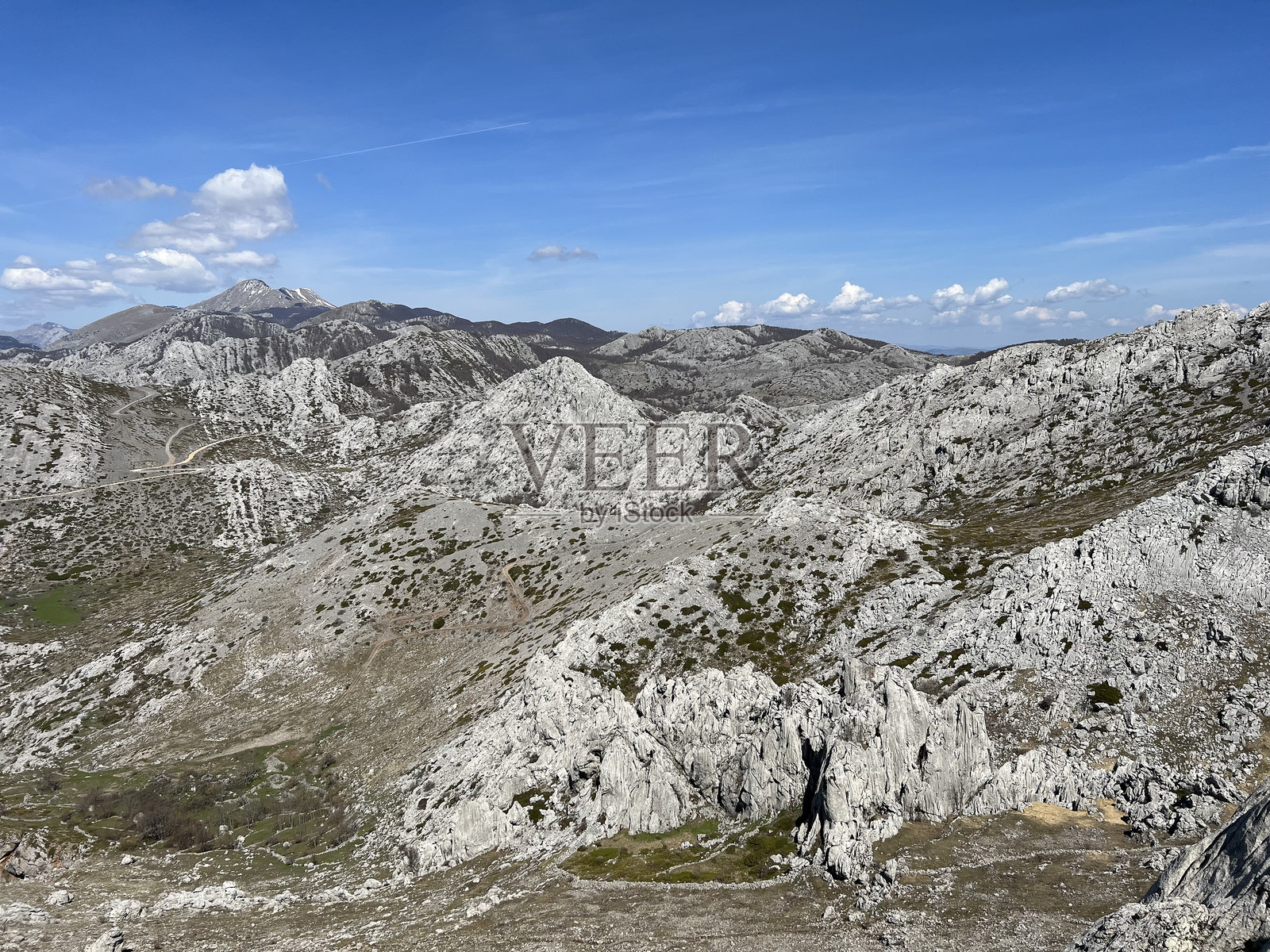 克罗地亚贾塞尼采的南维莱比特山脉峰顶（维莱比特自然公园）照片摄影图片