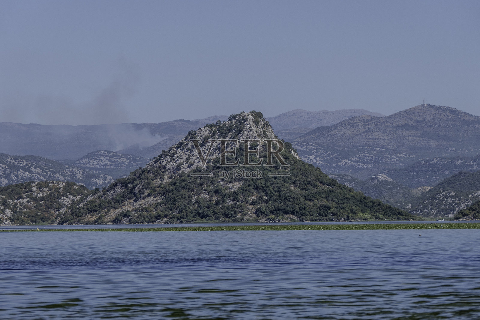 黑山，斯卡达尔湖国家公园及其自然保护区。照片摄影图片