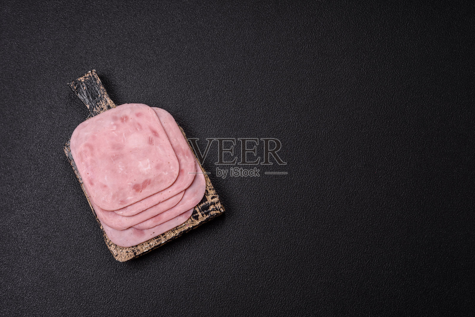 切成片的盐腌香料煮火腿照片摄影图片