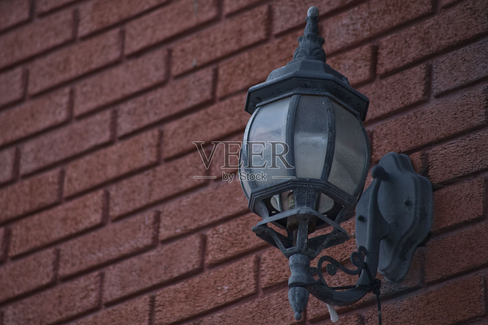 壁挂式户外灯笼照片摄影图片