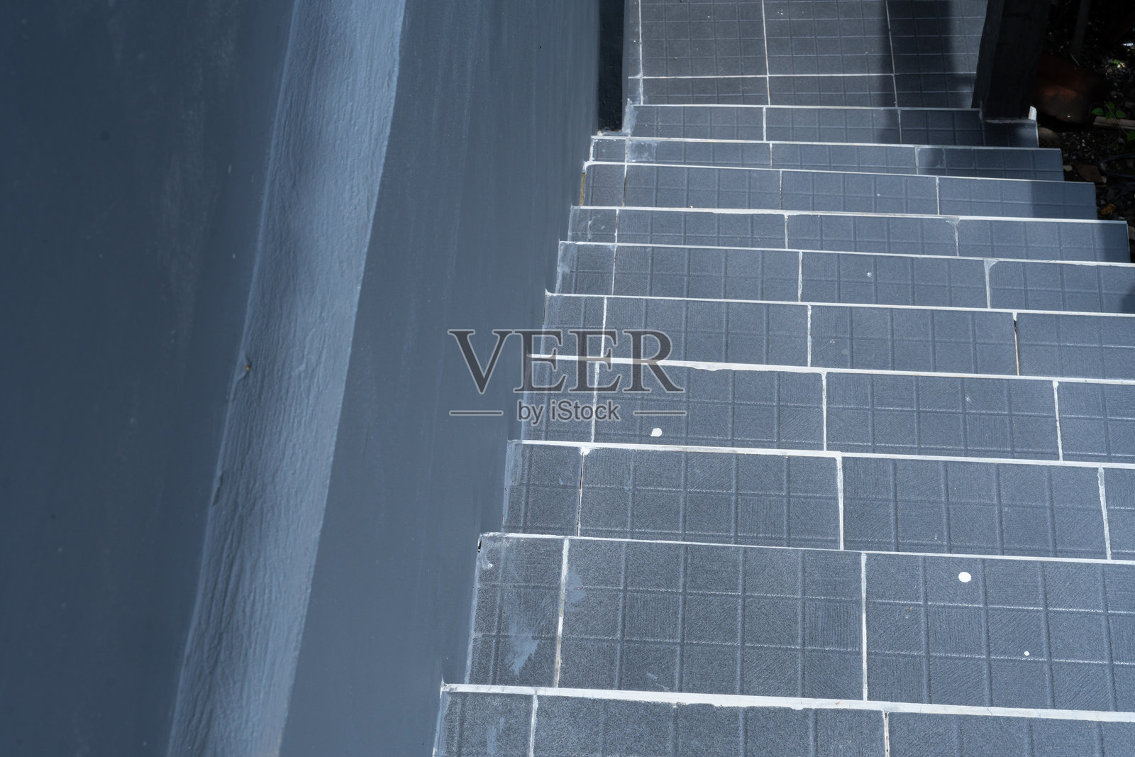 现代灰色瓷砖楼梯照片摄影图片