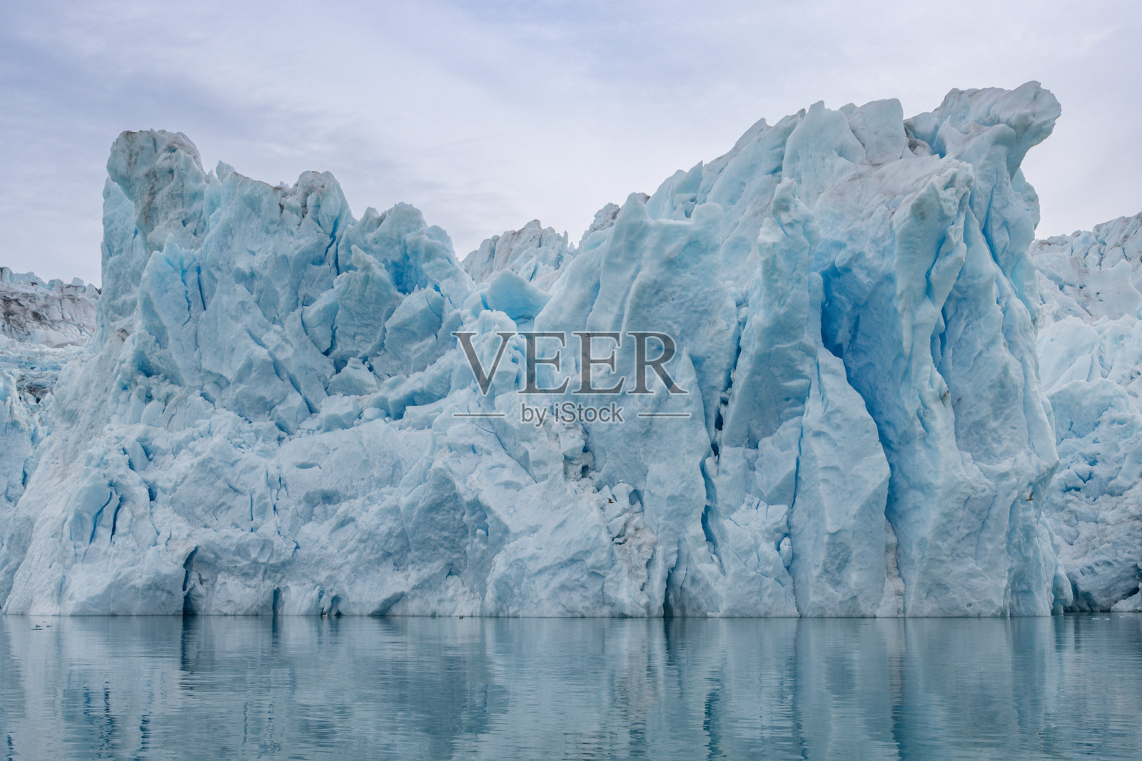 Qalerallit峡湾中的Islandis冰川景观（格林兰南部）照片摄影图片