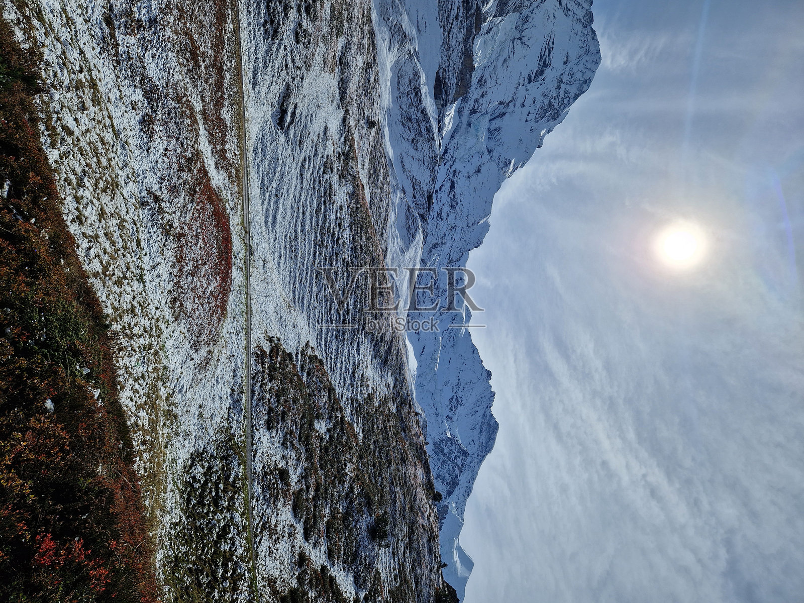 瑞士阿尔卑斯山的艾格尔山秋季景观照片摄影图片