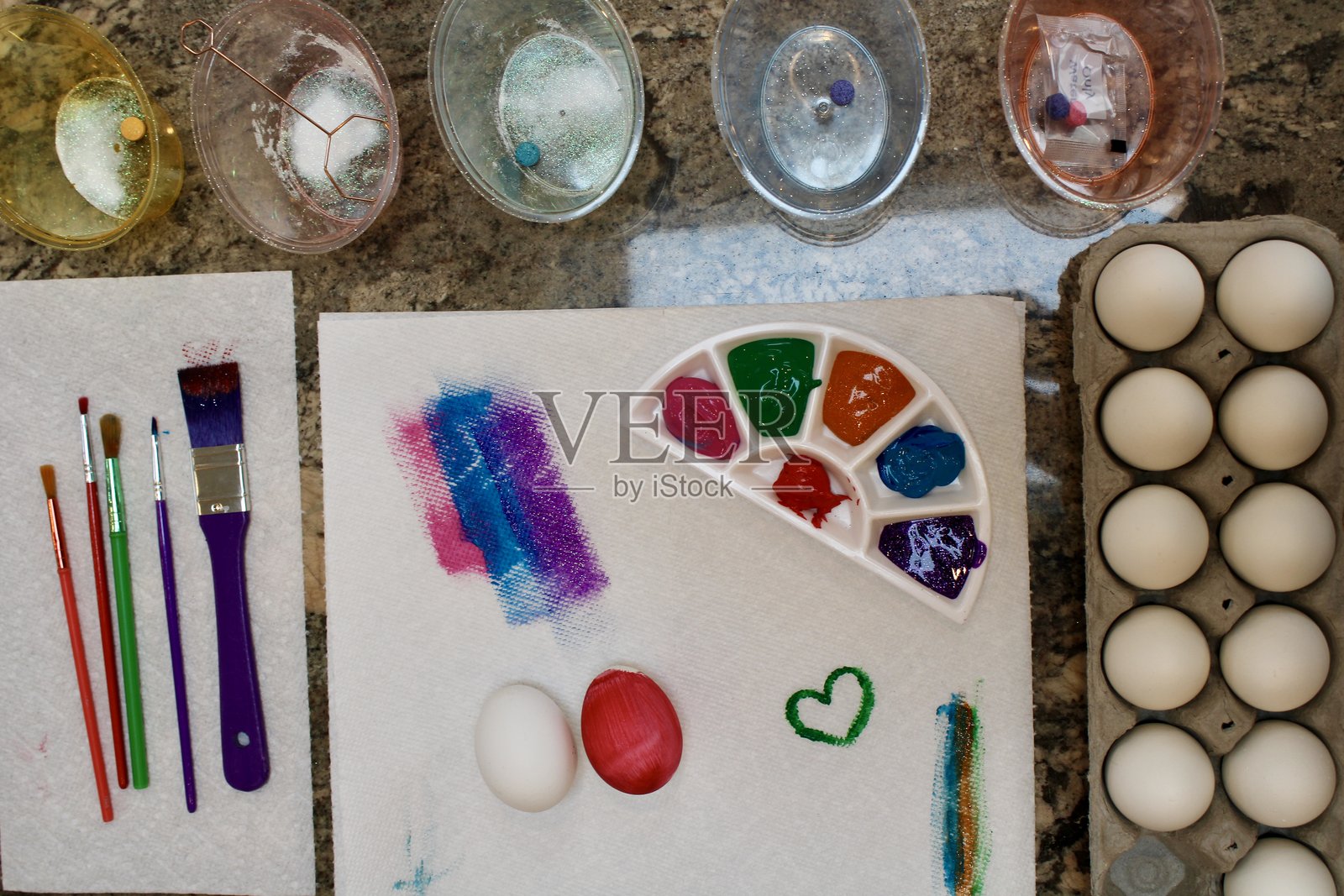 绘制复活节彩蛋照片摄影图片