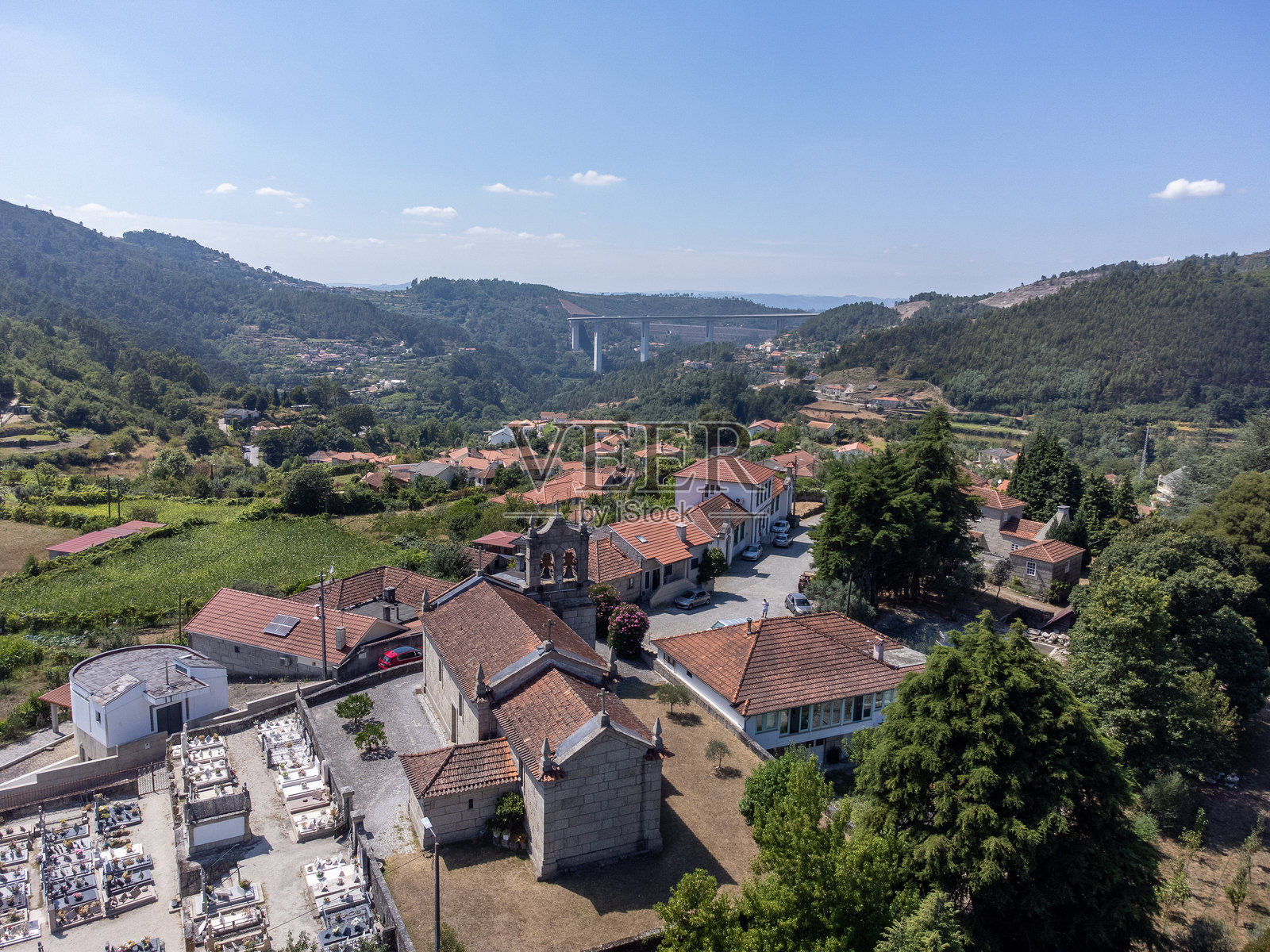 阿马兰特的坎德米尔教堂的永恒之美。照片摄影图片