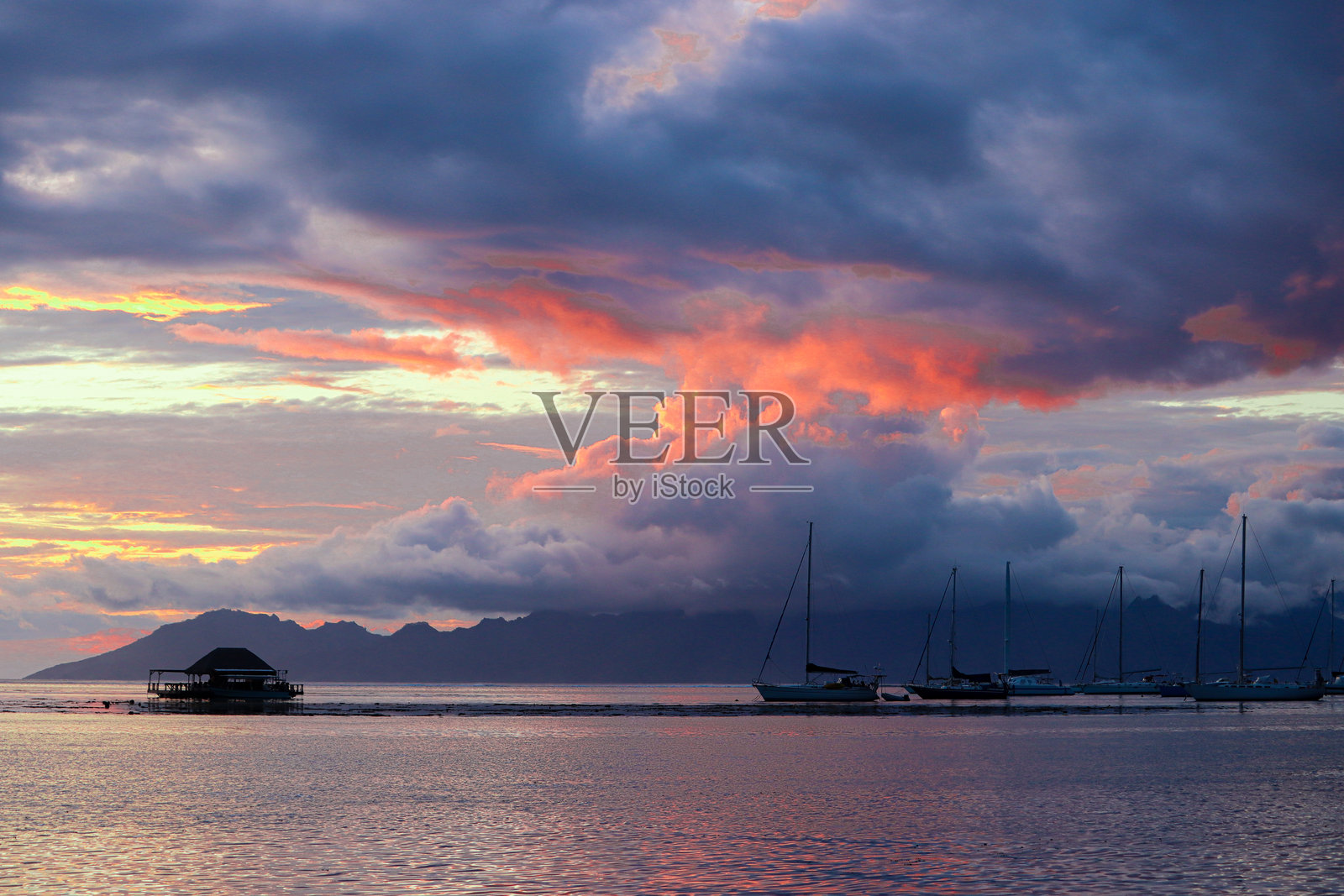 日落时分海面与天空的美丽景色照片摄影图片