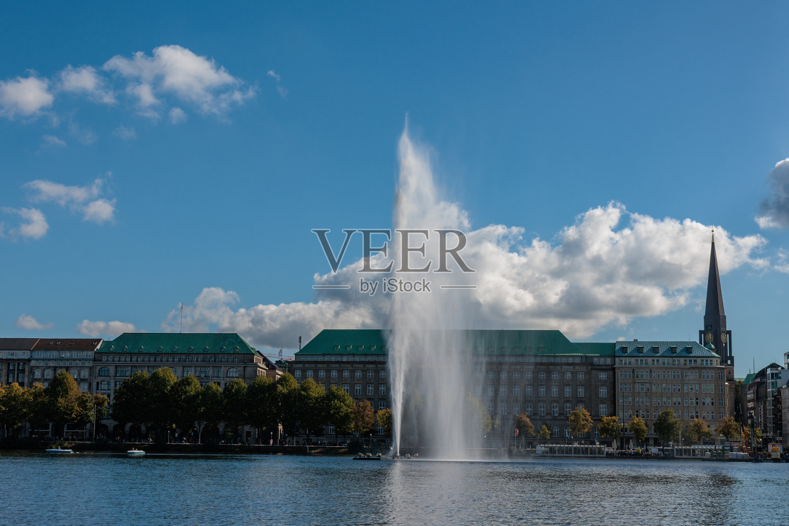 汉堡市和秋天的阿尔斯特湖照片摄影图片