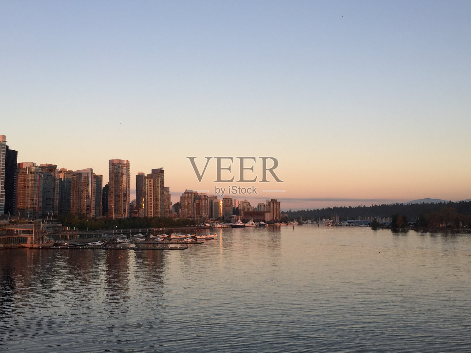 城市觉醒之前照片摄影图片