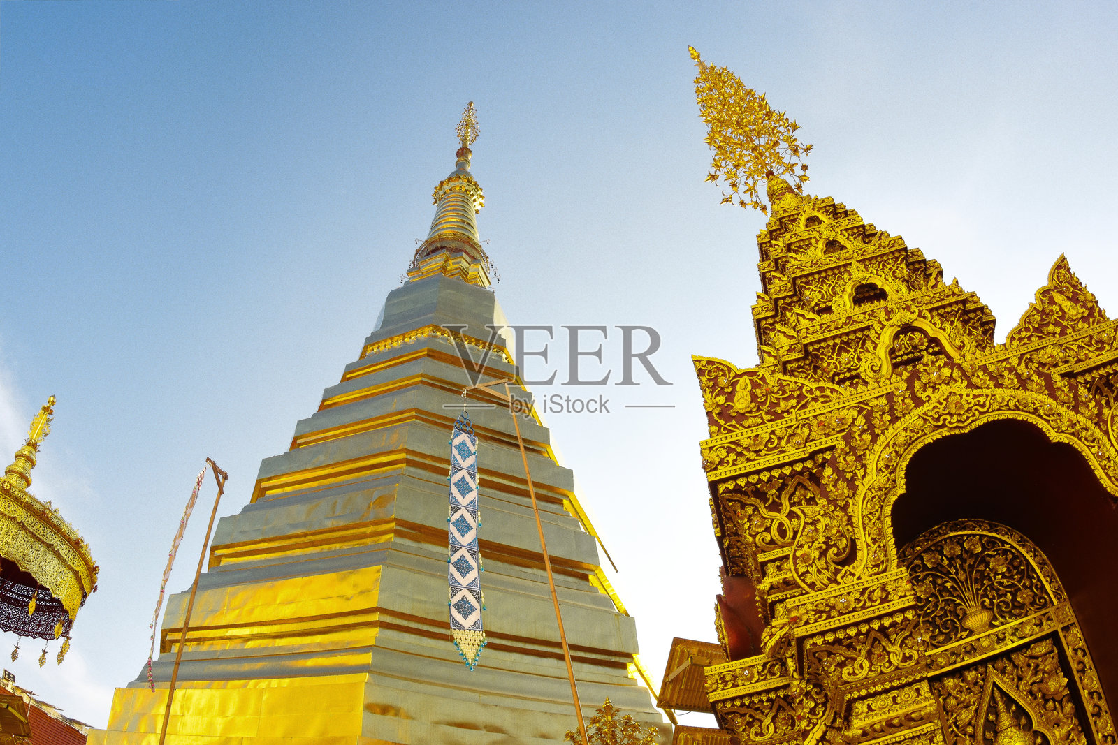 泰国普雷的乔海寺，佛塔和圣殿，鱼眼视角照片摄影图片