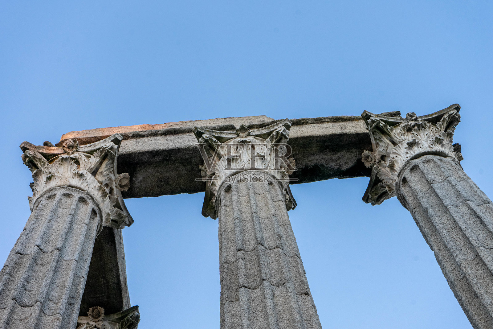 葡萄牙埃武拉的古罗马神庙。照片摄影图片