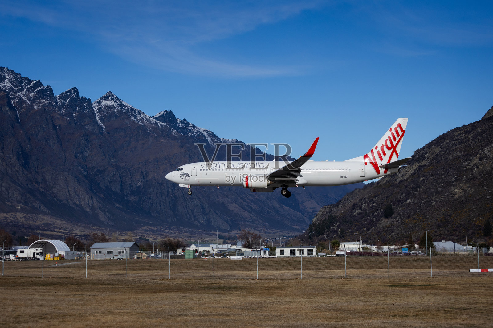 维珍澳大利亚波音737降落照片摄影图片
