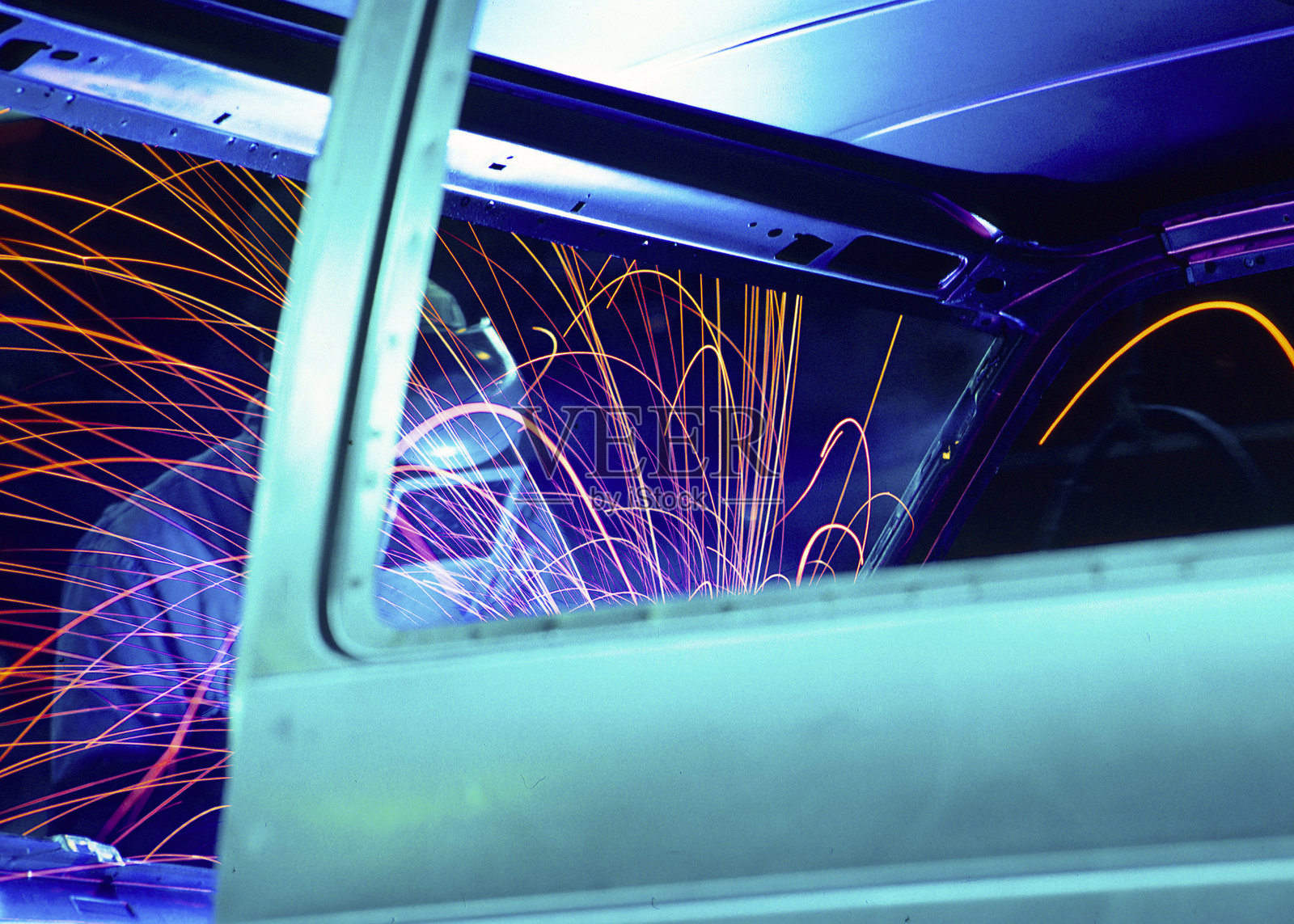 焊接汽车.jpg照片摄影图片