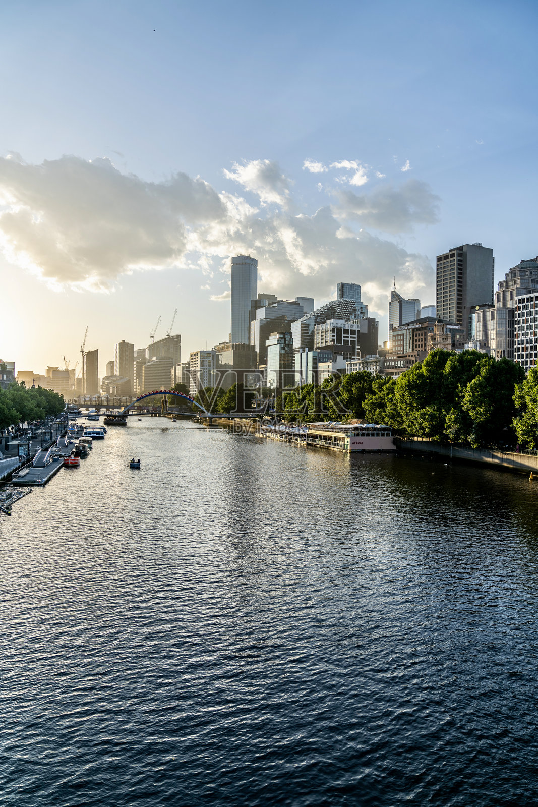 美丽的墨尔本雅拉河日落 – 商业区CBD – 现代建筑照片摄影图片