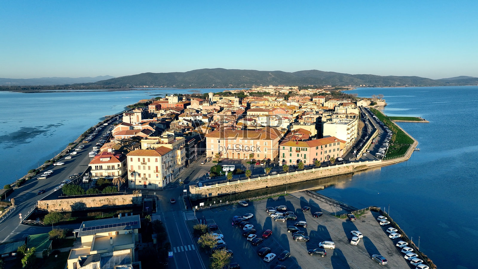 意大利托斯卡纳的奥尔贝泰洛潟湖。照片摄影图片