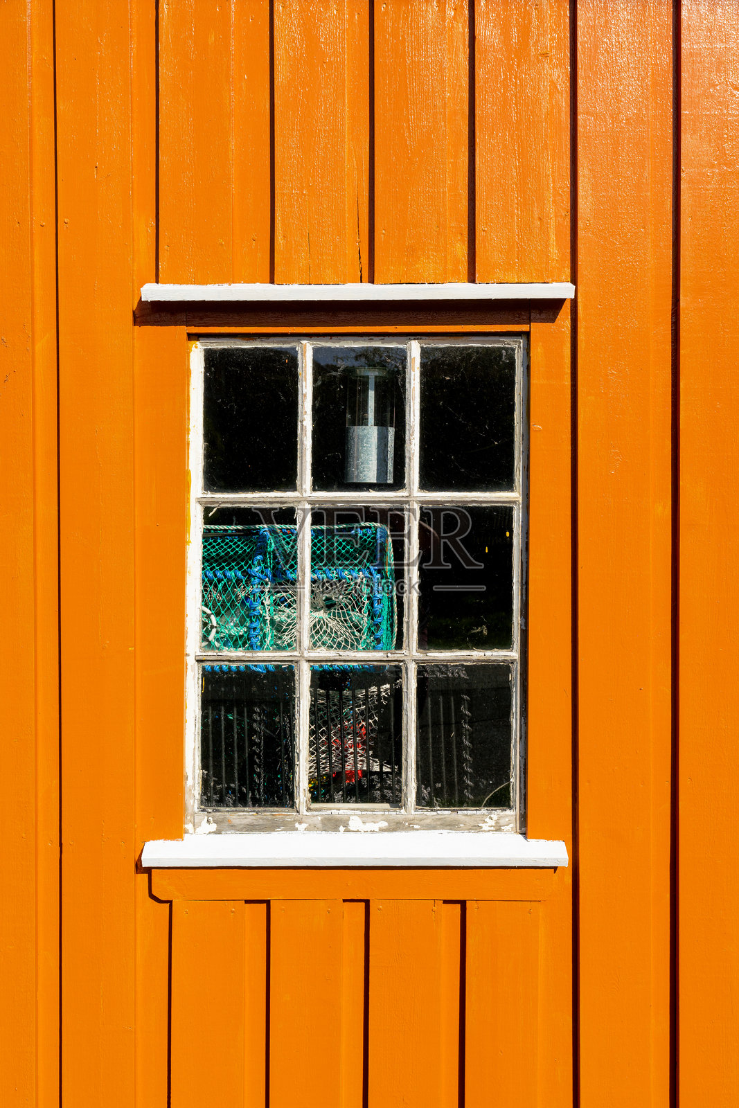 老渔夫小屋的窗户照片摄影图片