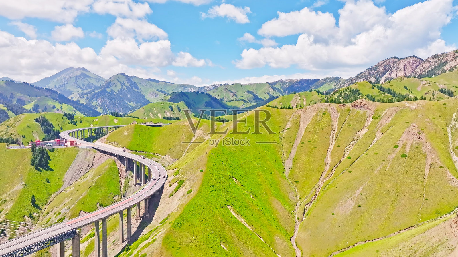 果子沟峡谷，果子沟大桥，新疆，中国，亚洲。照片摄影图片