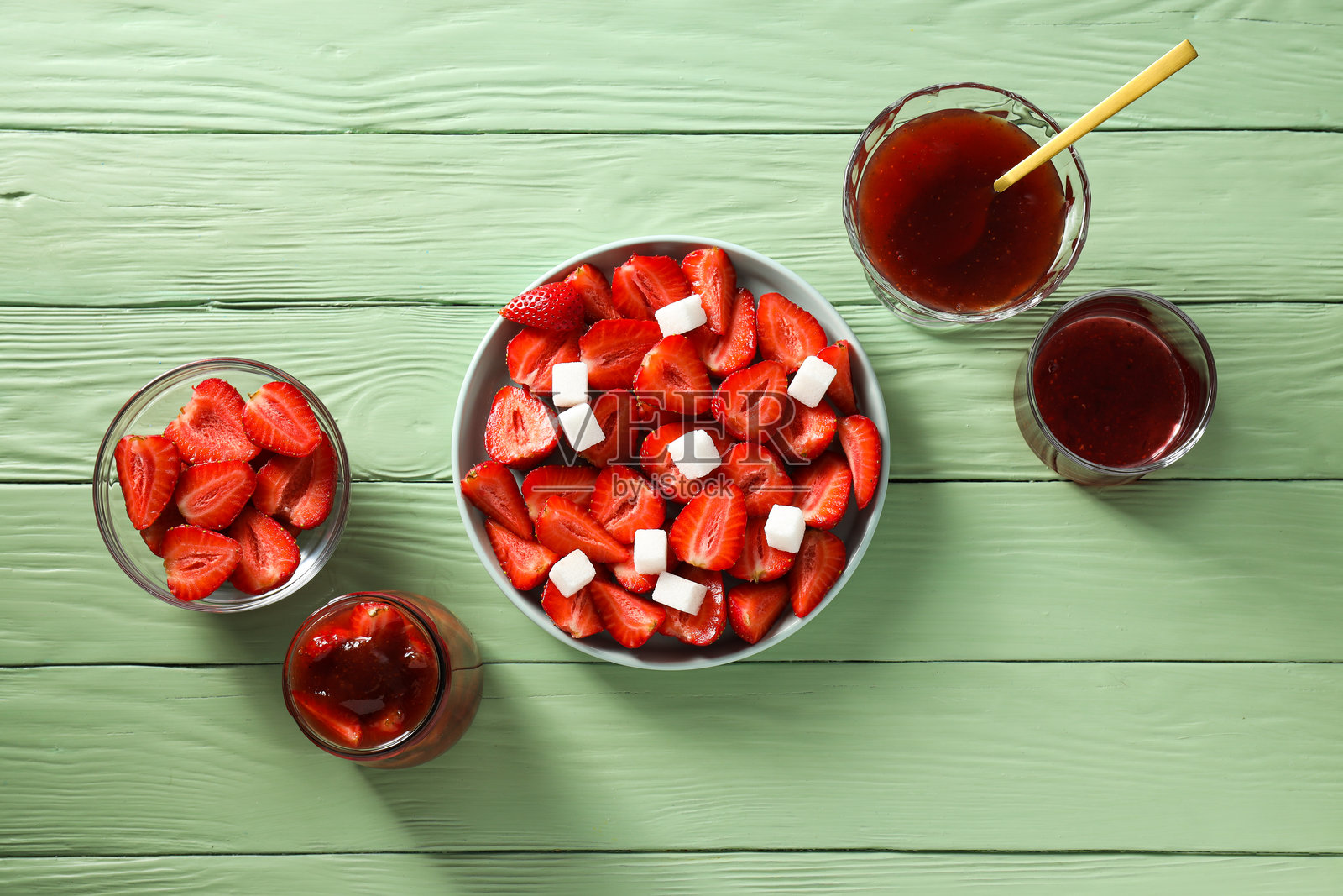 制作美味甜食的概念 - 草莓果酱照片摄影图片