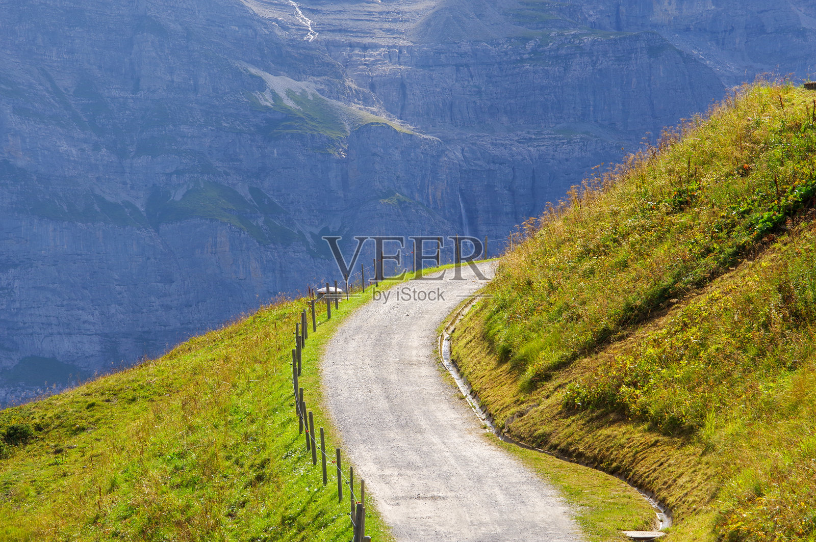 阿尔卑斯山脉风景。西欧 - 瑞士照片摄影图片