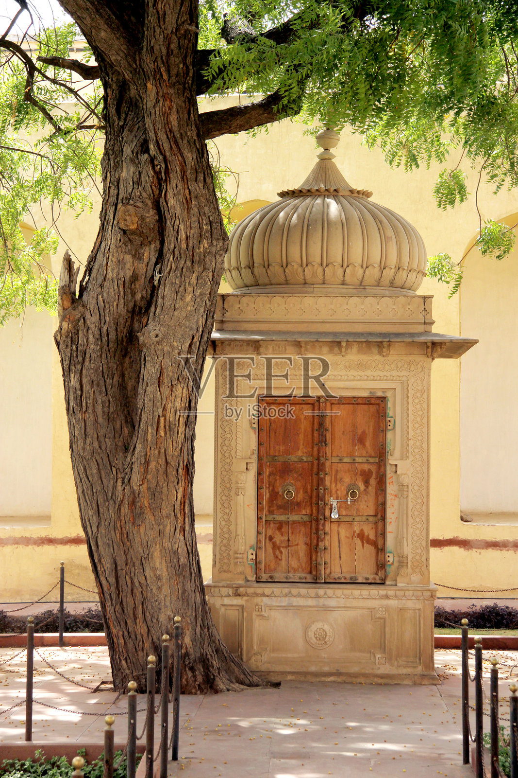 贾恩塔尔·曼塔尔是一个天文观测地点。照片摄影图片