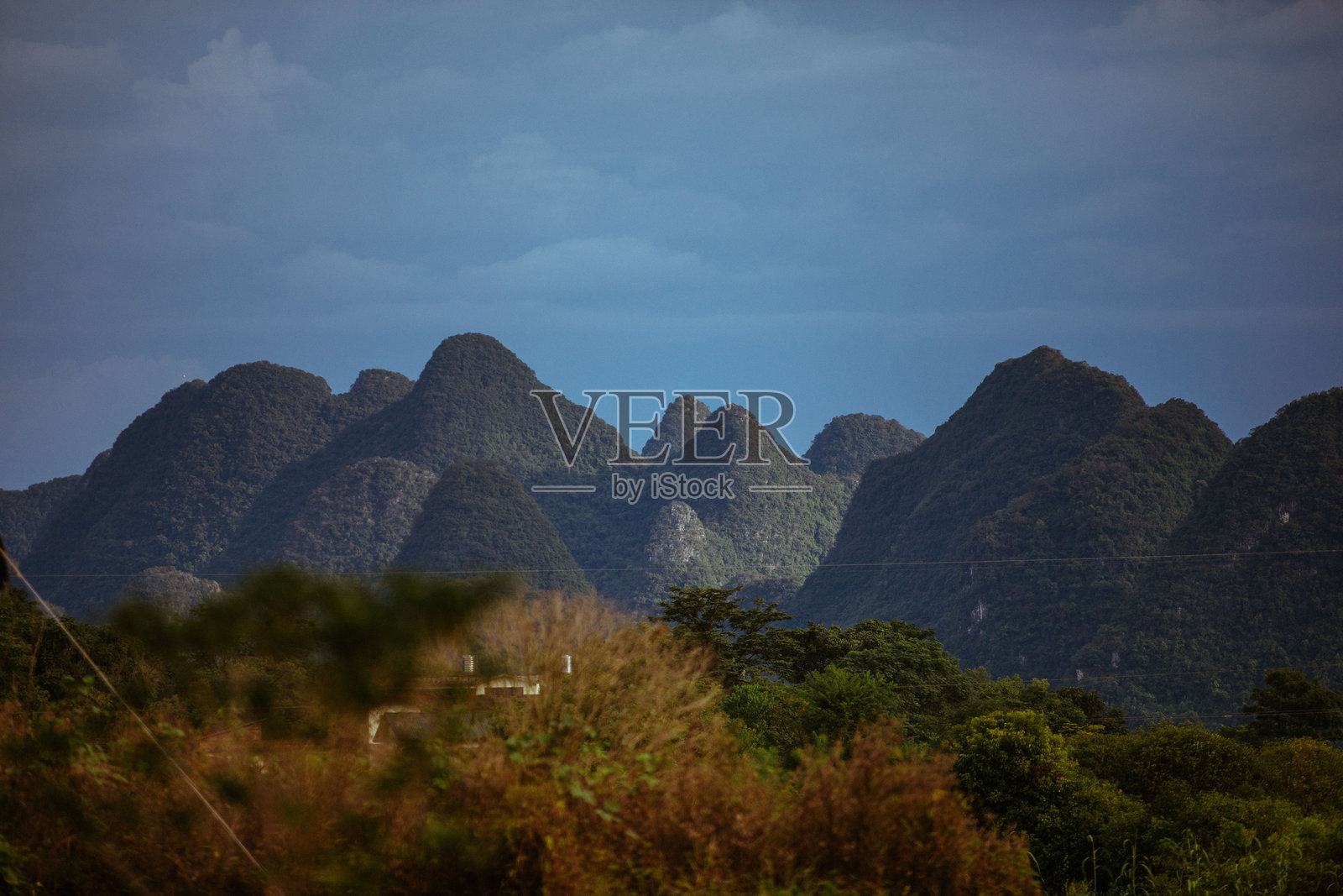 山脉与天空的美丽景色照片摄影图片