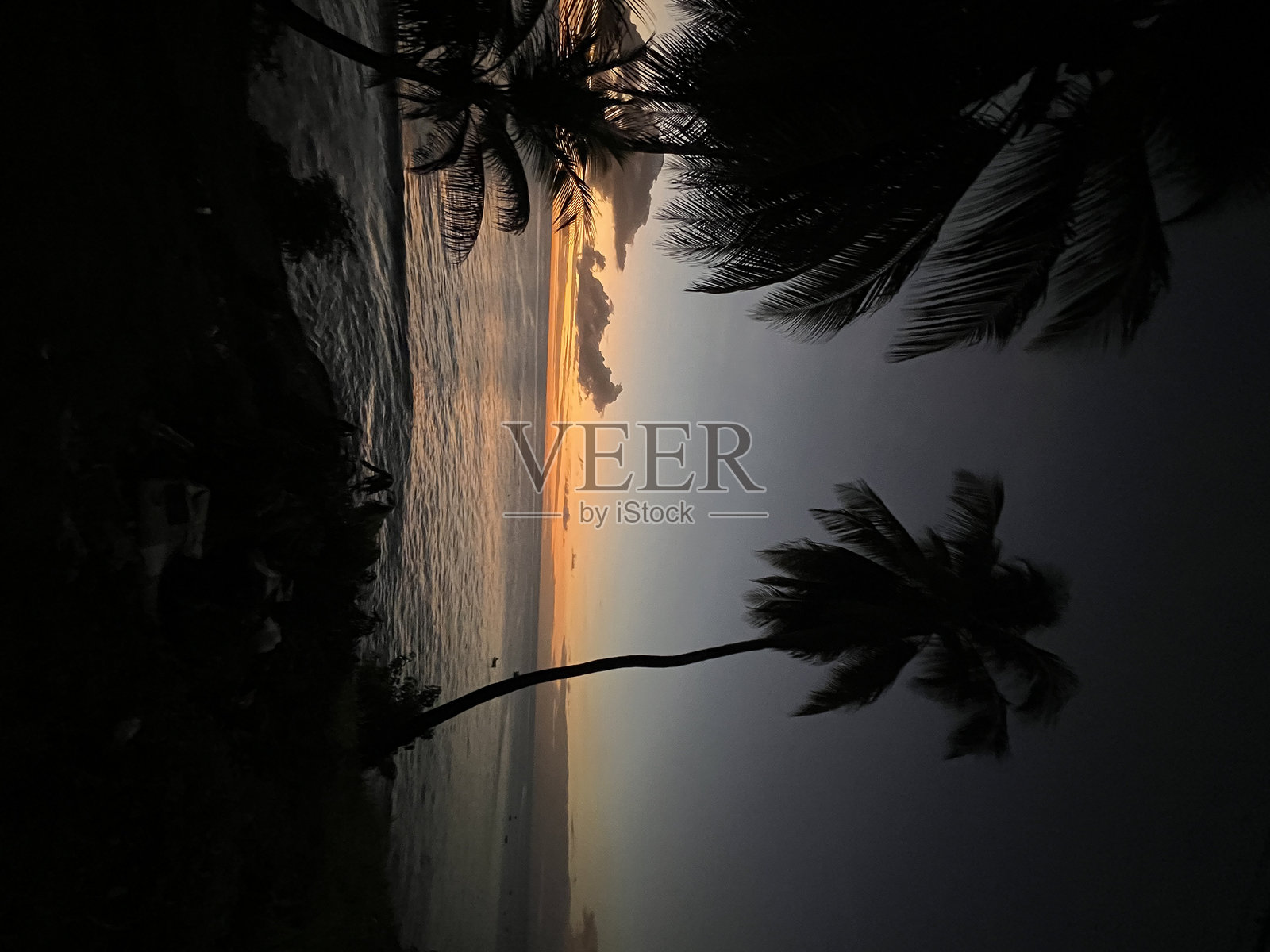 巴巴多斯圣露西亚半月堡的日落照片摄影图片