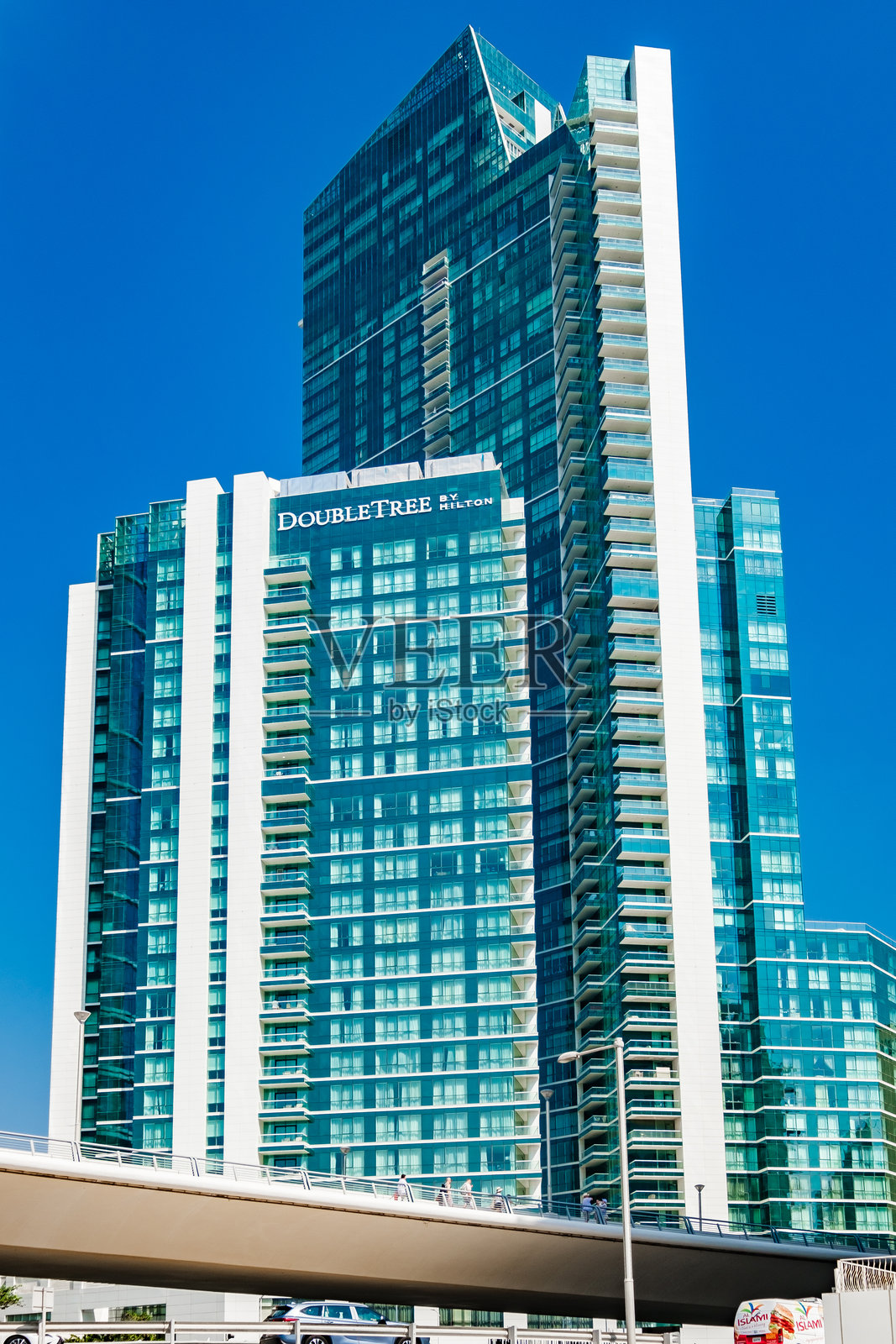 迪拜朱美拉海滩希尔顿逸林酒店，迪拜码头照片摄影图片