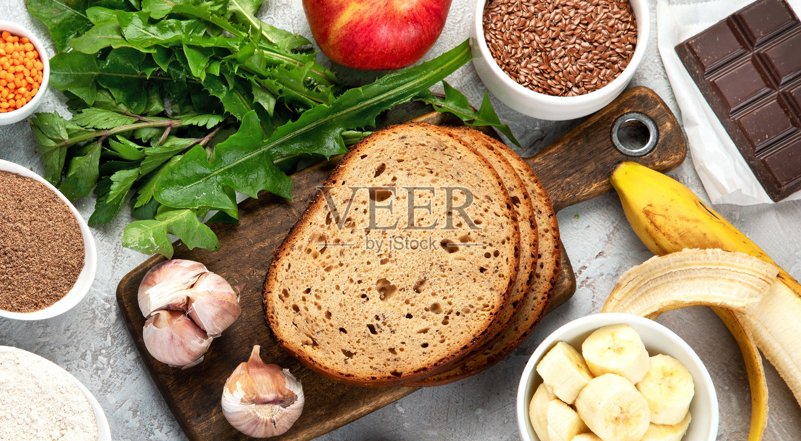 最佳益生元来源，背景为浅色。照片摄影图片