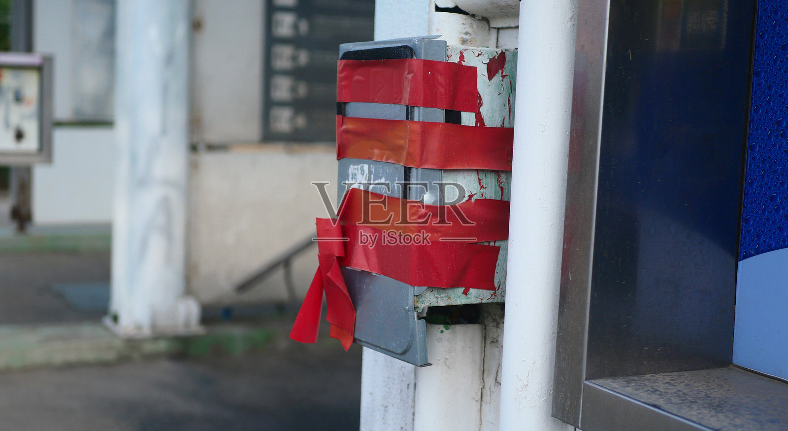 废弃的洗车场，设备，金属结构的部分照片摄影图片